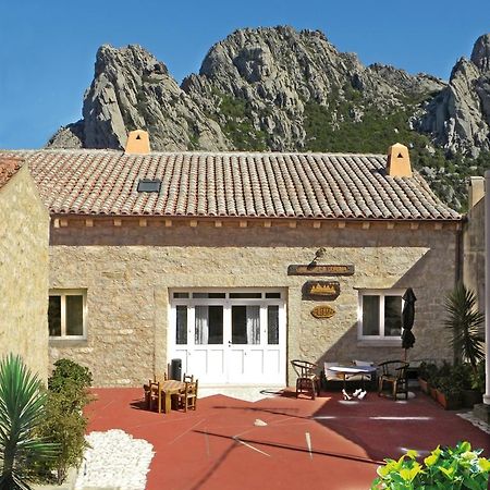 Antica Dimora La Corona San Pantaleo Εξωτερικό φωτογραφία