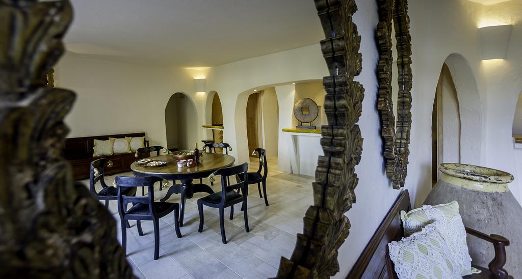 Antica Dimora La Corona San Pantaleo Εξωτερικό φωτογραφία