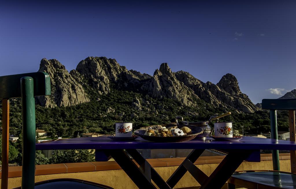 Antica Dimora La Corona San Pantaleo Εξωτερικό φωτογραφία