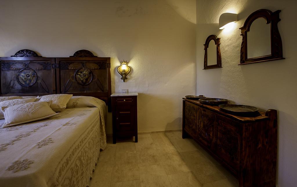 Antica Dimora La Corona San Pantaleo Εξωτερικό φωτογραφία